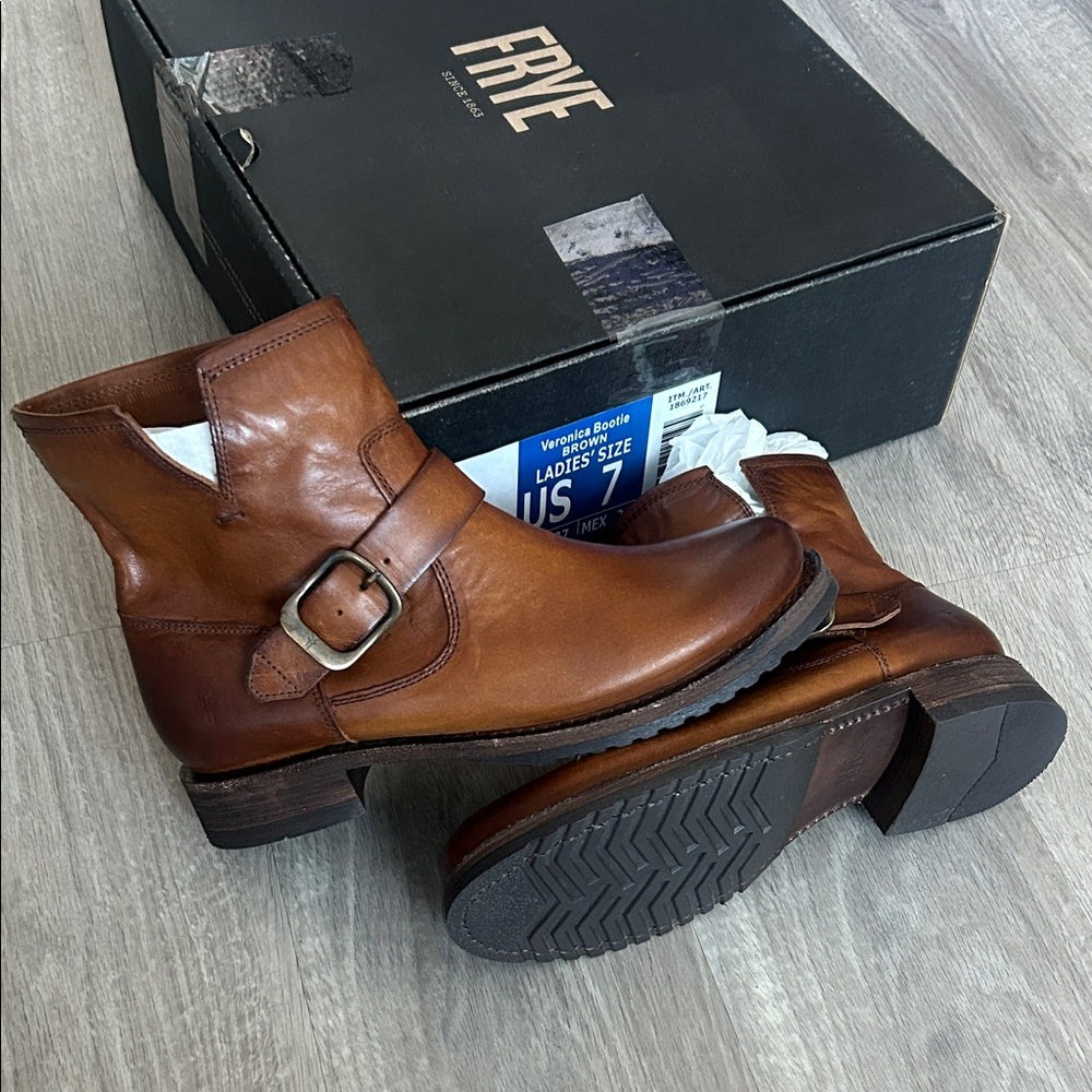 Frye women’s Tan Leather Ankle Boots